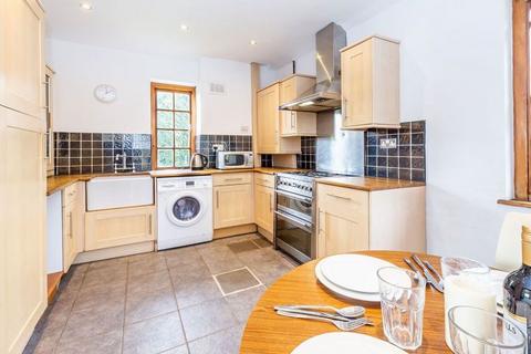 2 bedroom flat to rent, N10