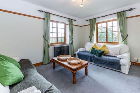 2 bedroom flat to rent, N10