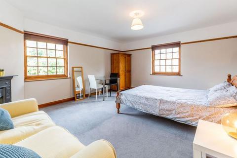 2 bedroom flat to rent, N10