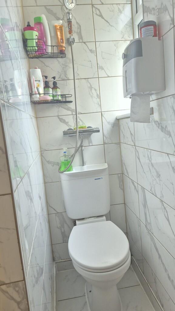 Downstair/Shower