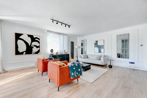 3 bedroom flat to rent, Waterside Point, SW11