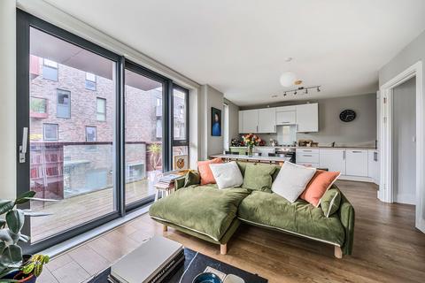 2 bedroom flat for sale, Bermuda Way, London E1
