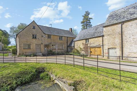 undefined, Radford, OX7