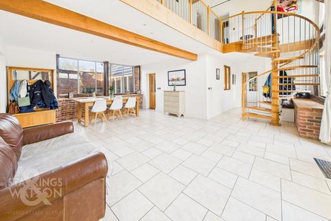 4 bedroom barn conversion for sale, Beetley, Dereham