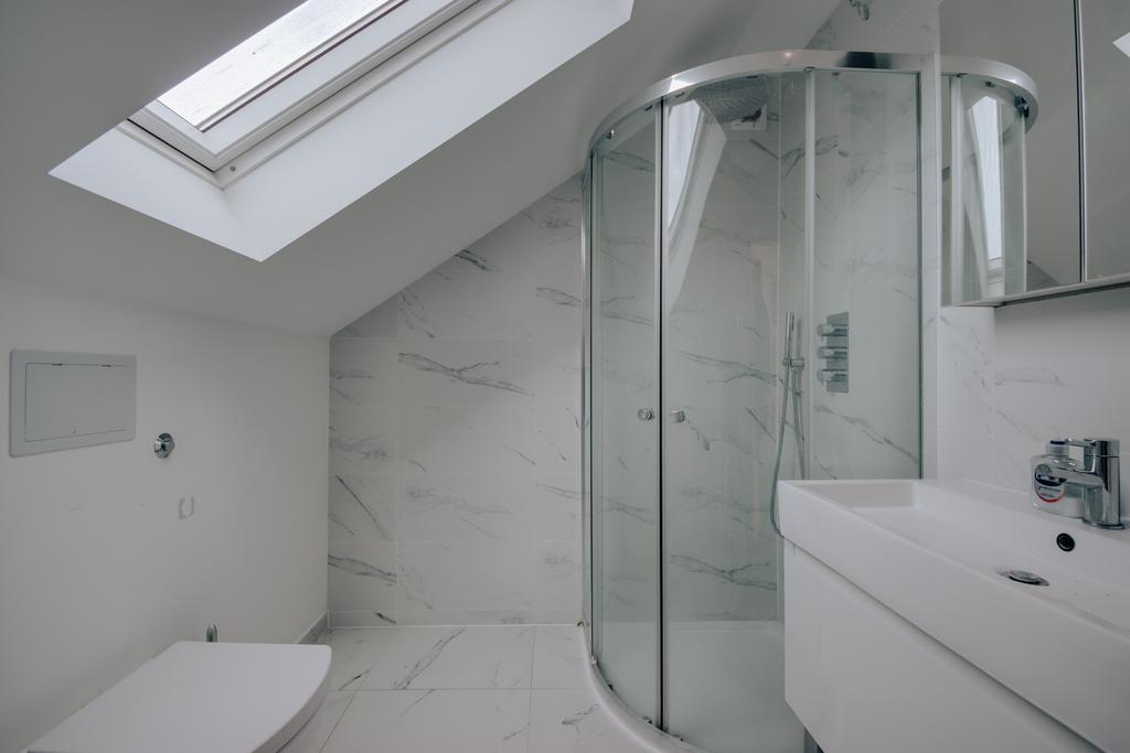 En-suite bathroom