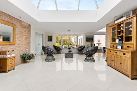 4 bedroom detached bungalow for sale, East Hanningfield Road, Chelmsford CM2
