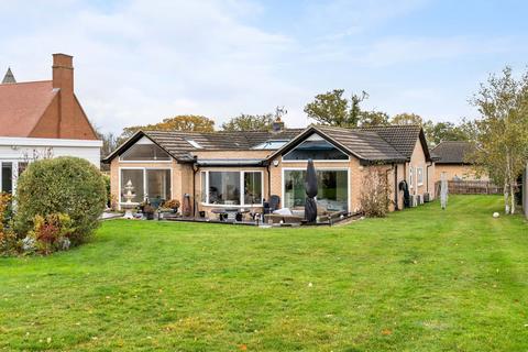 4 bedroom detached bungalow for sale, East Hanningfield Road, Chelmsford CM2