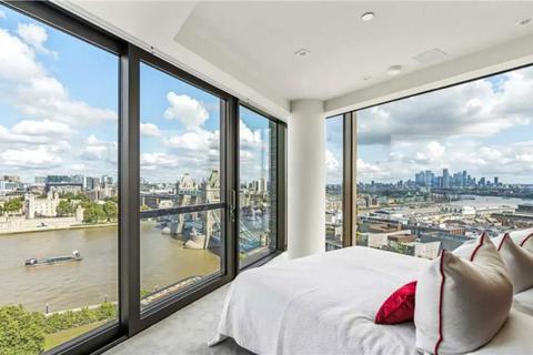 undefined, Crown Square, London SE1