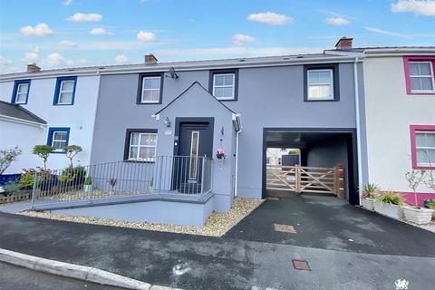 3 bedroom terraced house for sale, Johnston