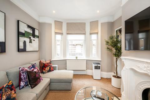 3 bedroom apartment for sale, Winsford House