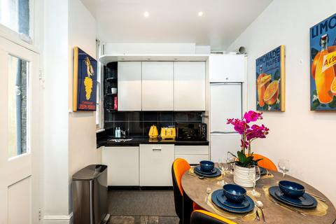 3 bedroom apartment for sale, Winsford House