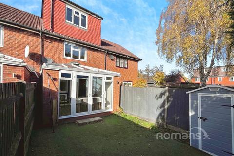 4 bedroom terraced house for sale, Melrose Close, Farnborough