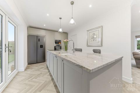 4 bedroom detached bungalow for sale, Beacon View, Pontefract WF9