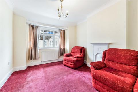 2 bedroom flat to rent, Thirsk Road, Mitcham CR4