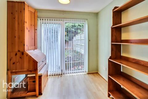 3 bedroom semi-detached house for sale, Spinney Halt, Leicester