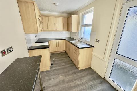2 bedroom terraced house to rent, Madryn Terrace, Chwilog