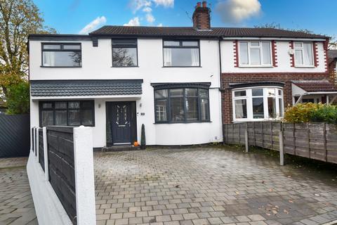 Elm Grove, Urmston, M41