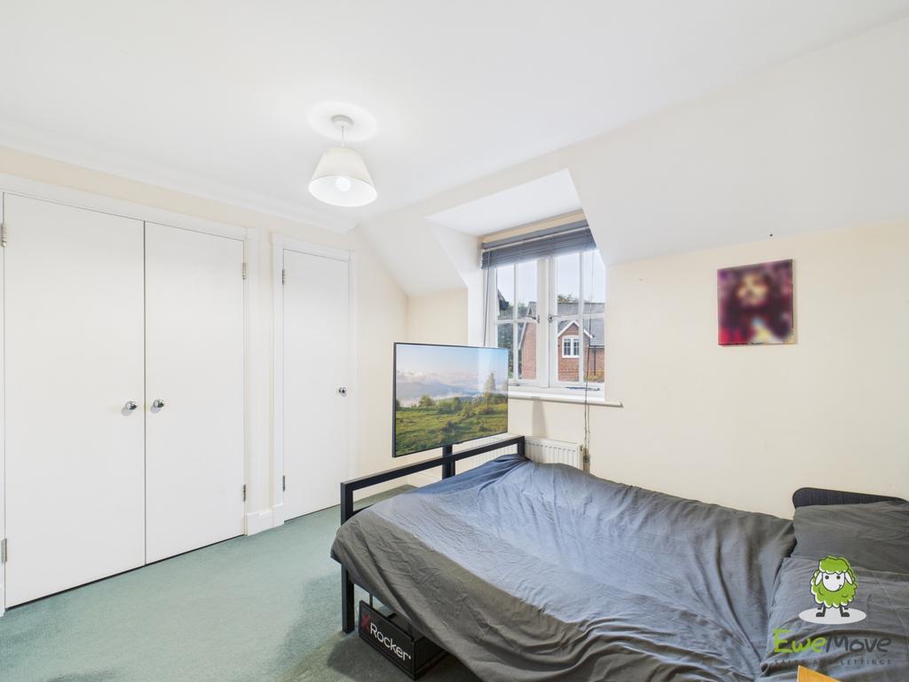 Ewe Move Estate Agents Basingstoke - Garrett Court