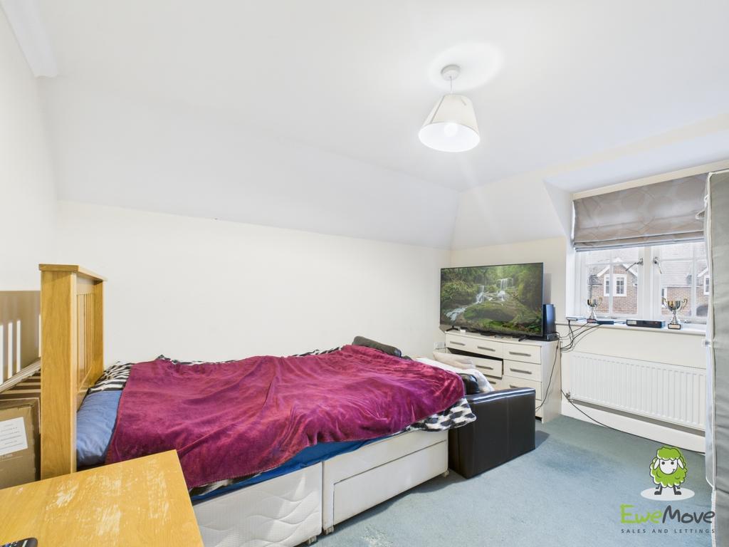 Ewe Move Estate Agents Basingstoke - Garrett Court