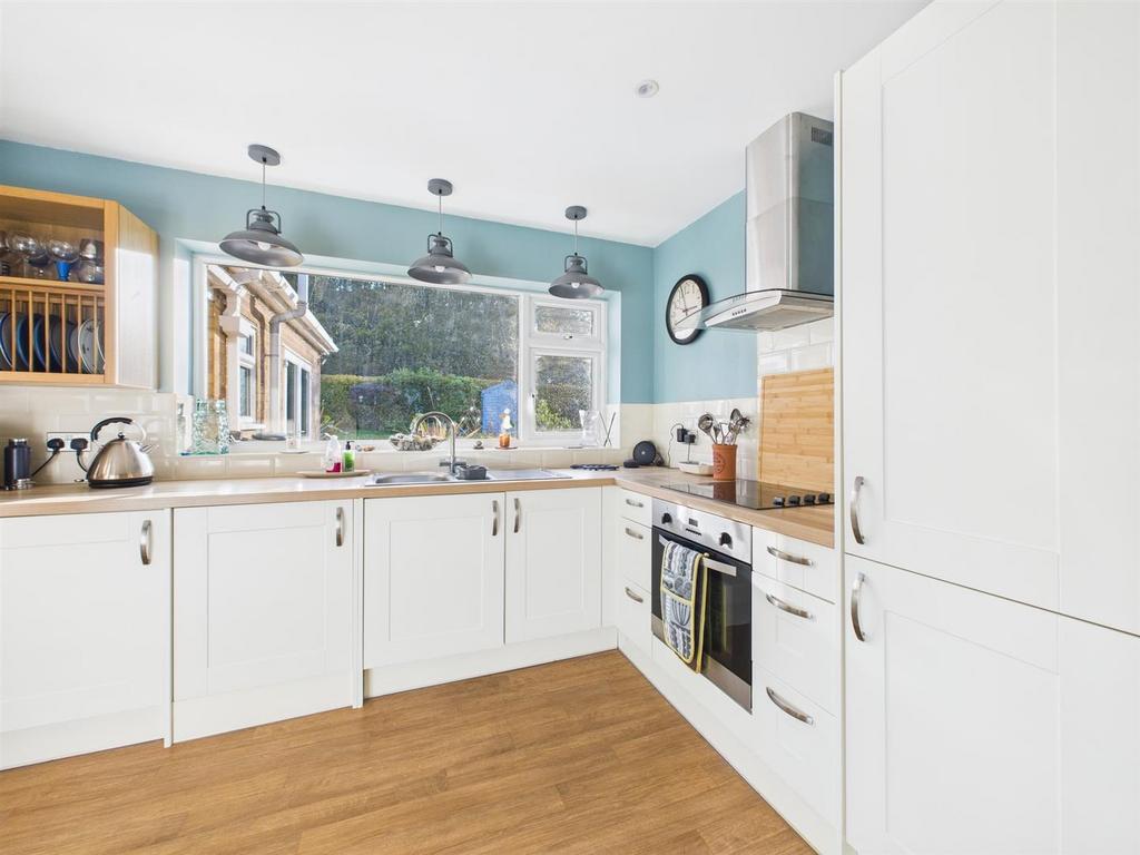 CAM04116 G0-PR0273-STILL027.jpg