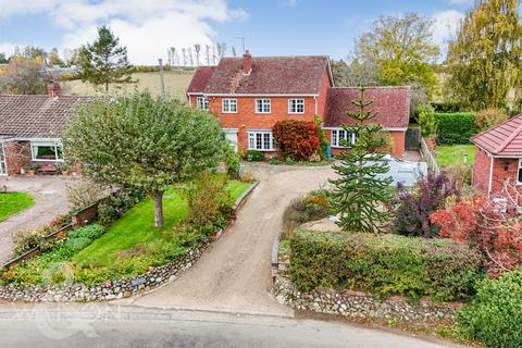 5 bedroom detached house for sale, Lingwood Road, Blofield, Norwich