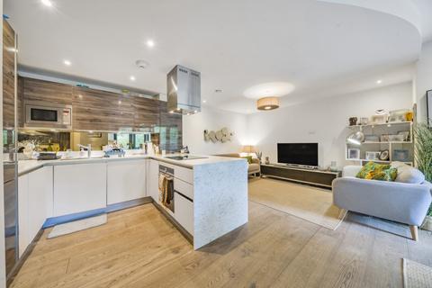 3 bedroom flat to rent, Lower Richmond Road, Putney, London, SW15