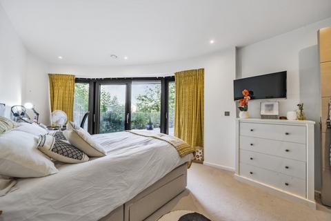 3 bedroom flat to rent, Lower Richmond Road, Putney, London, SW15