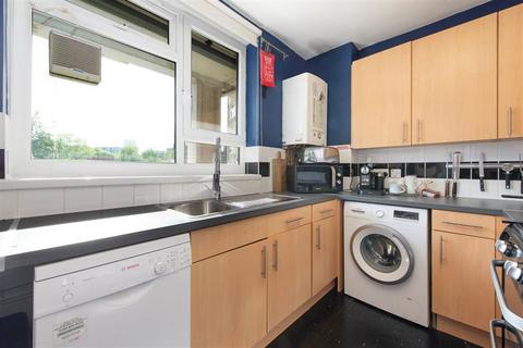 1 bedroom flat for sale, Diss Street, London E2