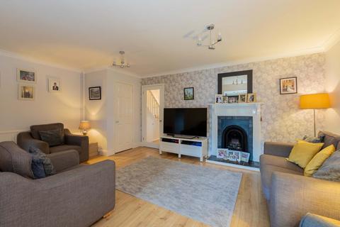 23 Springate Field, Slough, SL3 7DH