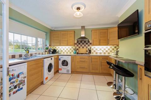 23 Springate Field, Slough, SL3 7DH