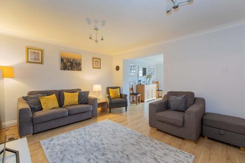 23 Springate Field, Slough, SL3 7DH