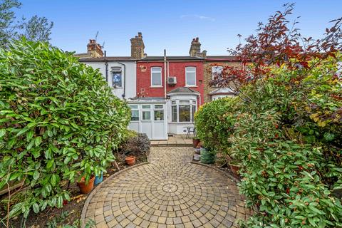 3 bedroom terraced house for sale, Cobham Road, Seven Kings IG3