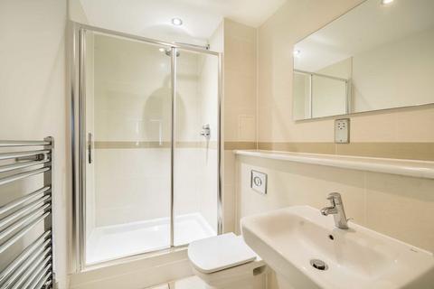 2 bedroom flat to rent, Stanley Road, London SW19
