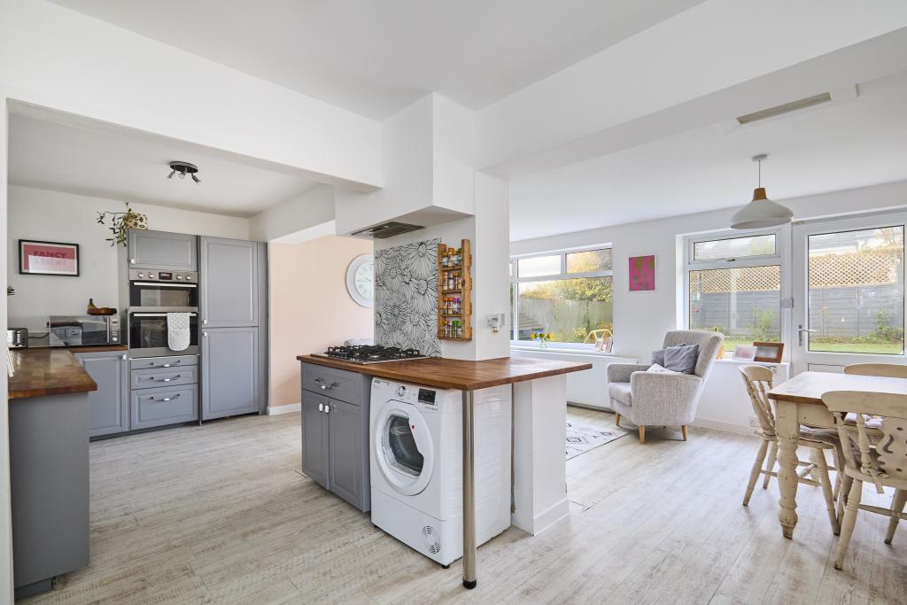 Living/Dining Area