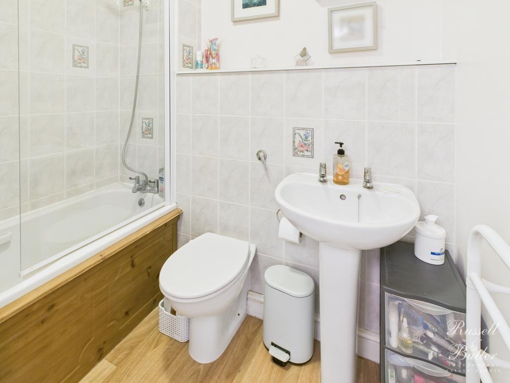 Cam01995 g0 pr0385 still013