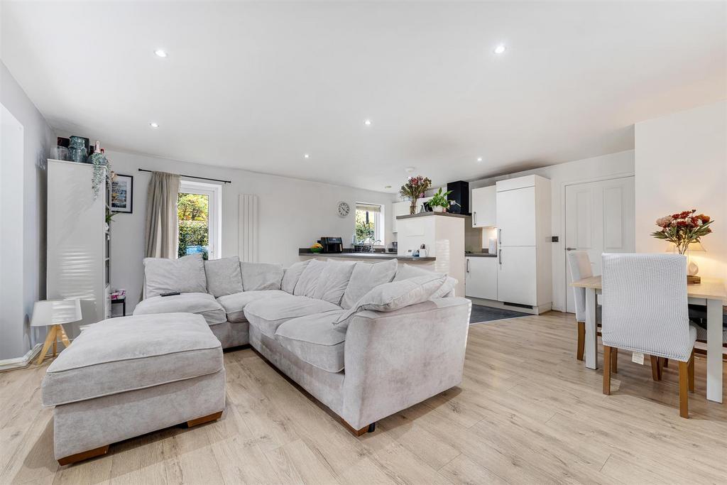 Living Dining Area