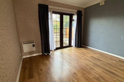 1 bedroom ground floor flat for sale, High Street, Sheerness ME12