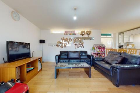 2 bedroom flat to rent, Laugan Walk, London, SE17