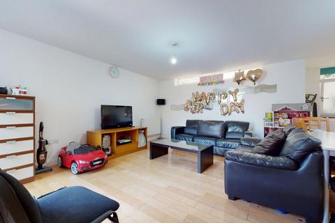 2 bedroom flat to rent, Laugan Walk, London, SE17