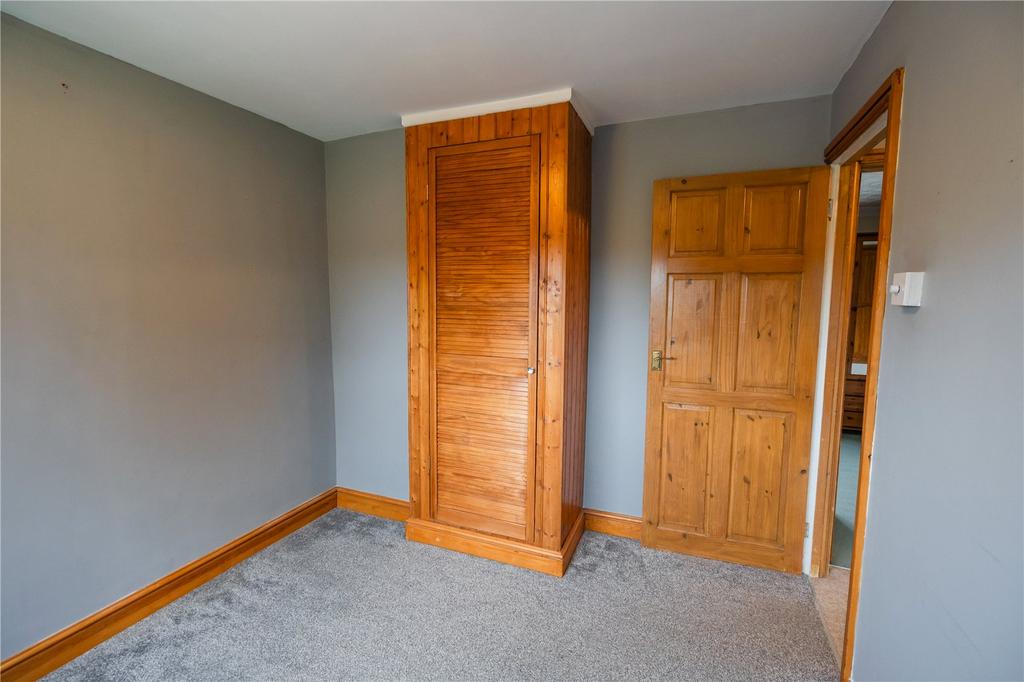Bedroom 2 (2)