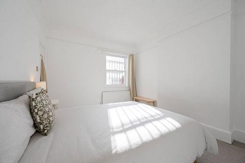 2 bedroom maisonette to rent, Fulham Road, Parsons Green, London, SW6