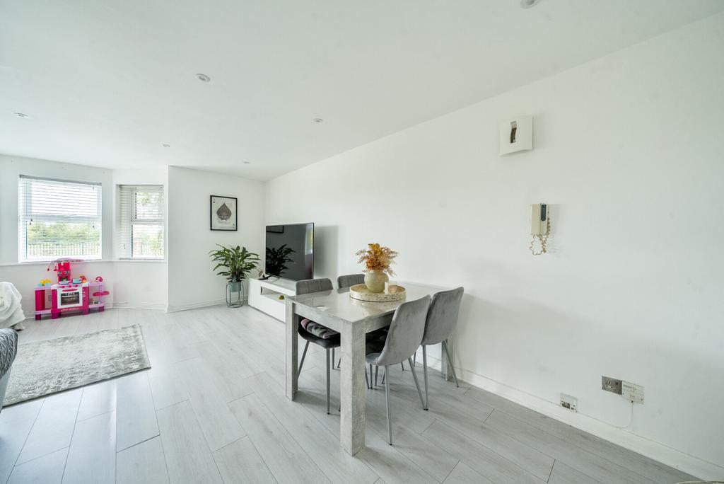 Sitting/Dining Room