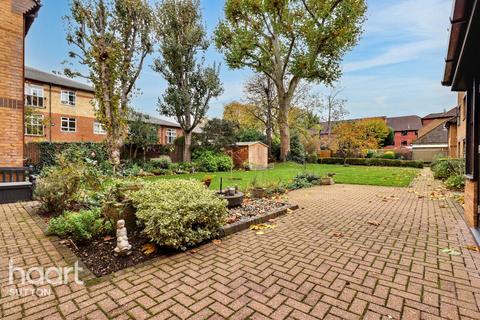 undefined, Holmwood Gardens, Wallington