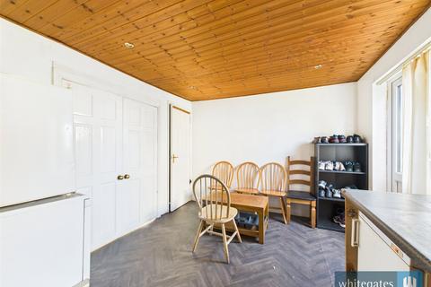 undefined, Eversley Drive, Bradford, West Yorkshire, BD4