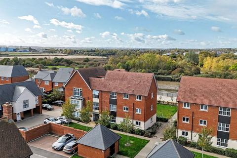 2 bedroom ground floor flat for sale, Waterman Way, Rochester ME1