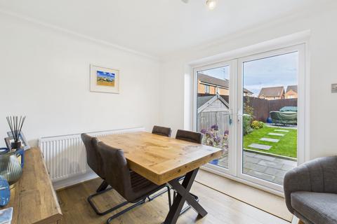 4 Chapman Close, Towcester, NN12 7AQ