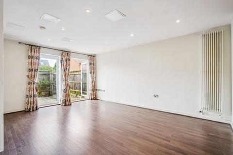 undefined, Station Road, Beaconsfield HP9