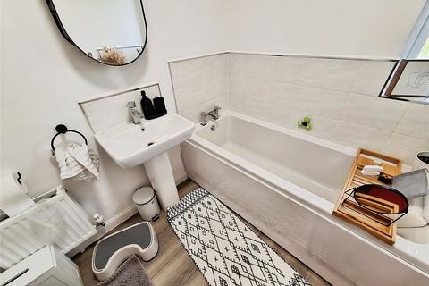 9 Azure Walk, Nuneaton, CV10 9GQ