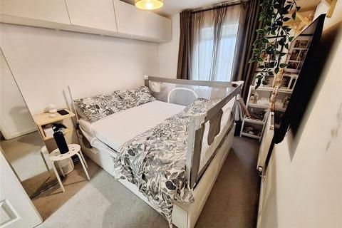 9 Azure Walk, Nuneaton, CV10 9GQ
