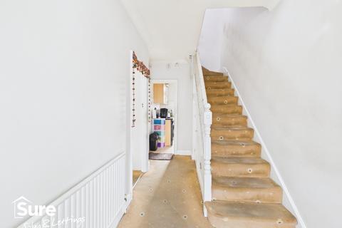 undefined, St. Peters Road, Southall, Greater London, UB1